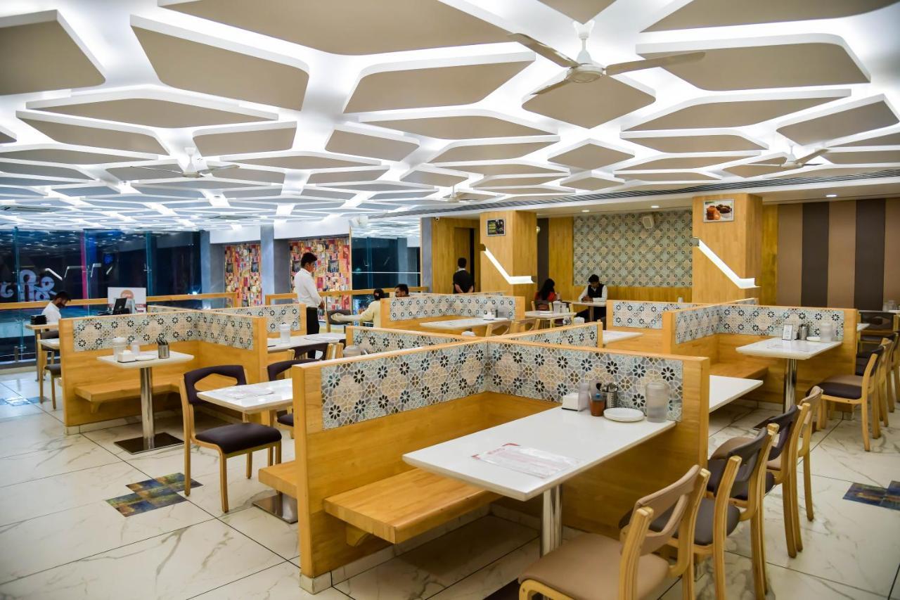 Shree Ganga Smb Hotels Uddzsaín Kültér fotó