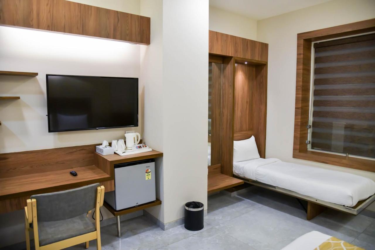 Shree Ganga Smb Hotels Uddzsaín Kültér fotó