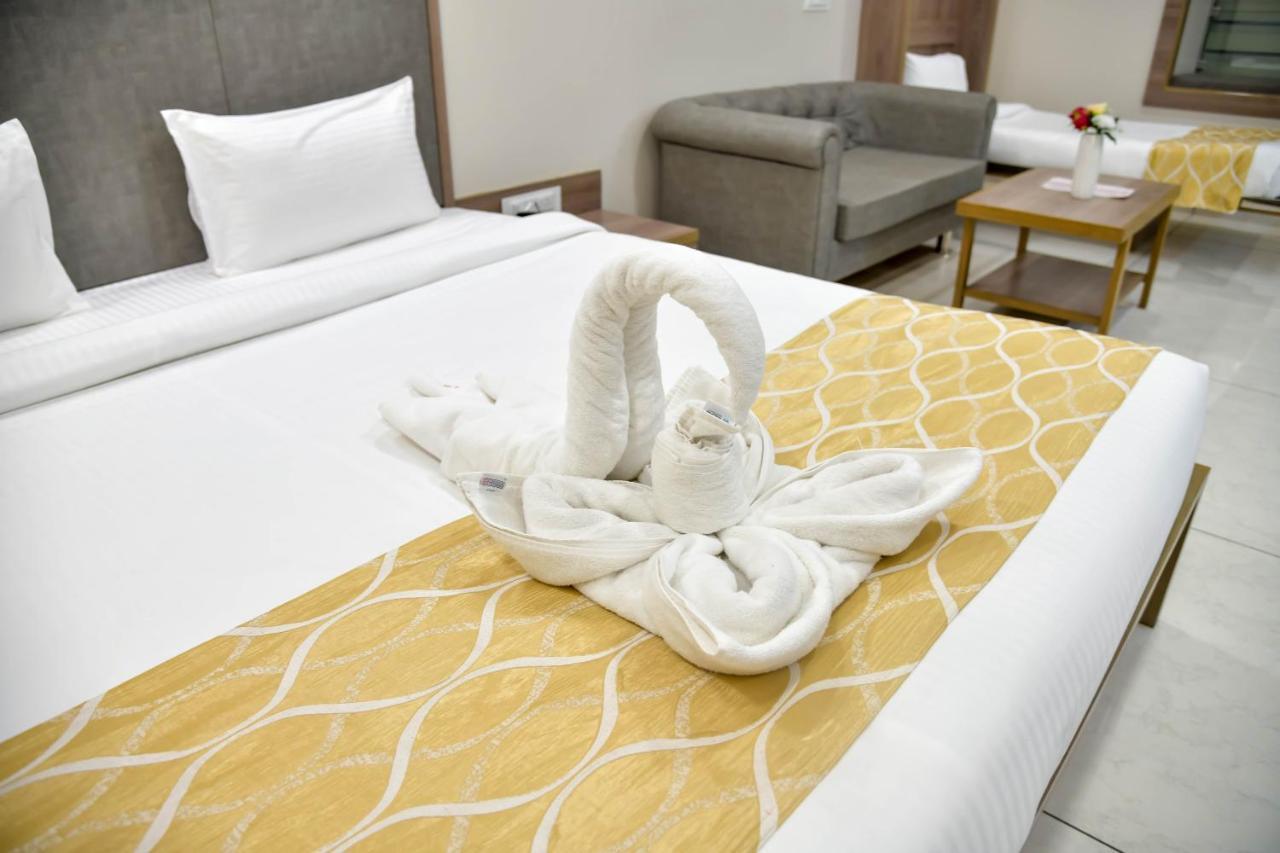 Shree Ganga Smb Hotels Uddzsaín Kültér fotó