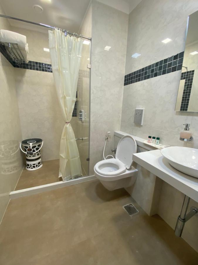 Shree Ganga Smb Hotels Uddzsaín Kültér fotó